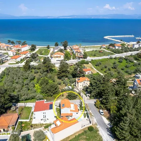 Agapi Deluxe فيلة